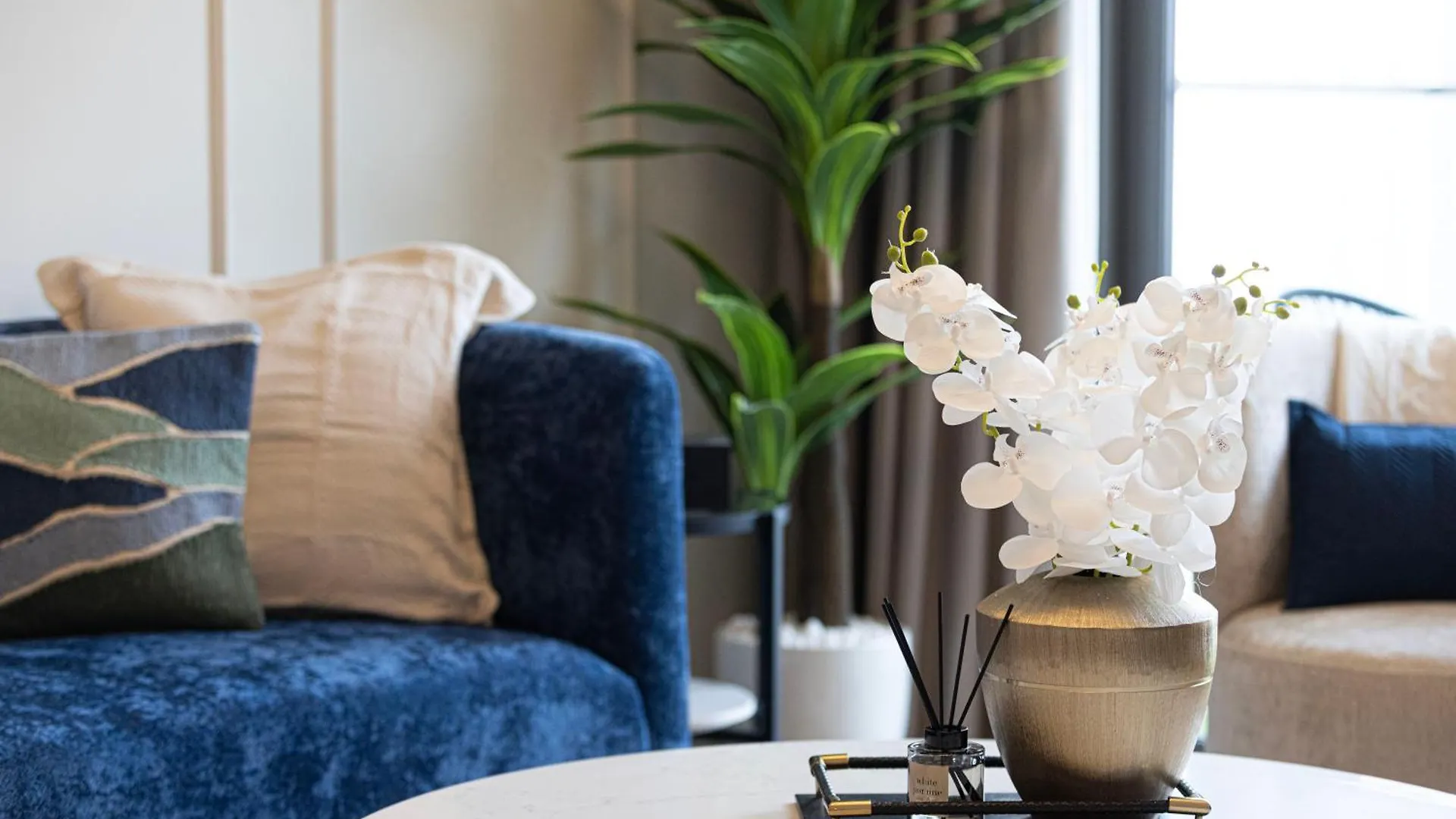 Magnificent - Luxurious 3 Bedroom With The Burj Khalifa View Dubai