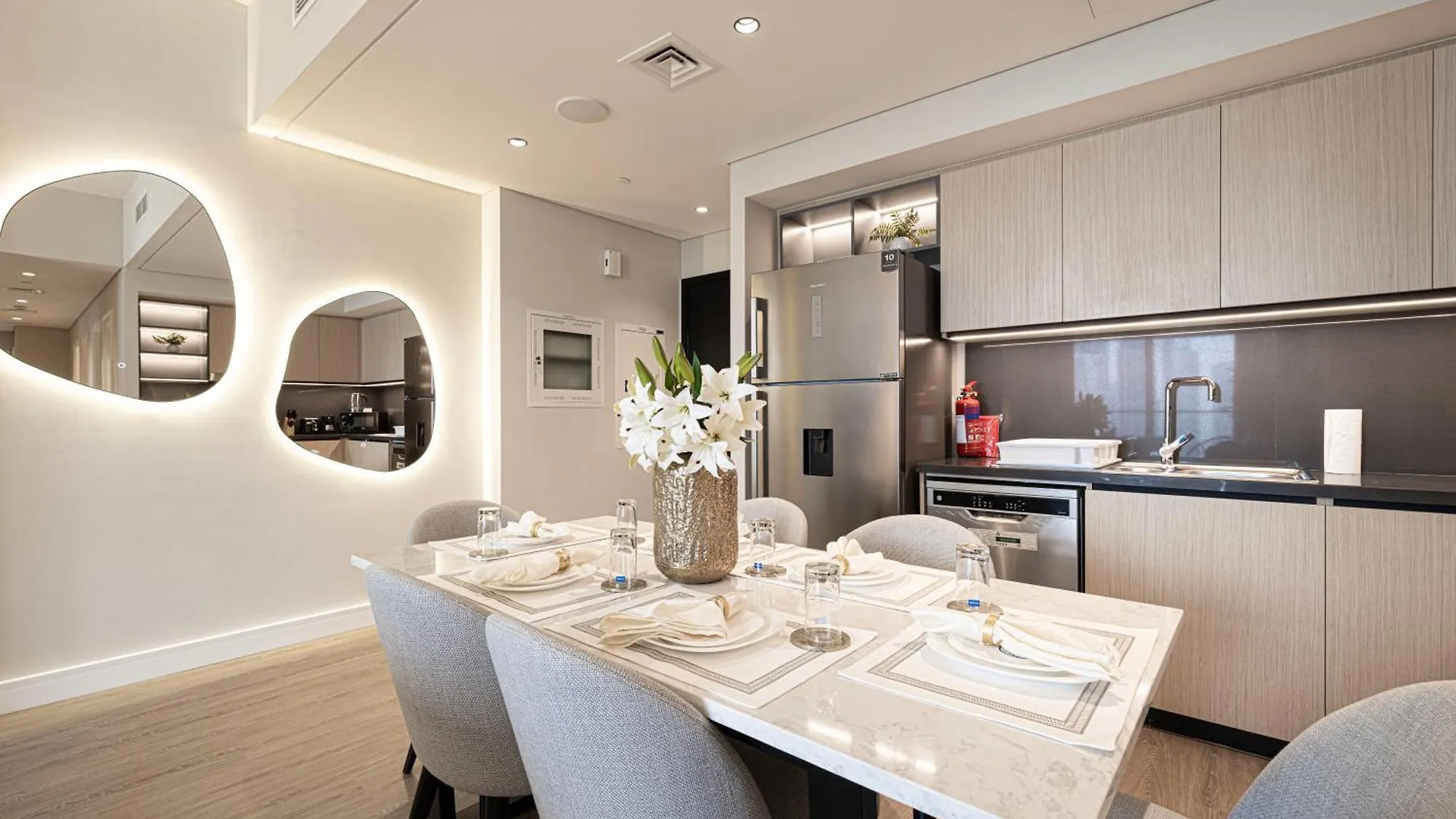 Apartment Magnificent - Luxurious 3 Bedroom With The Burj Khalifa View Dubai