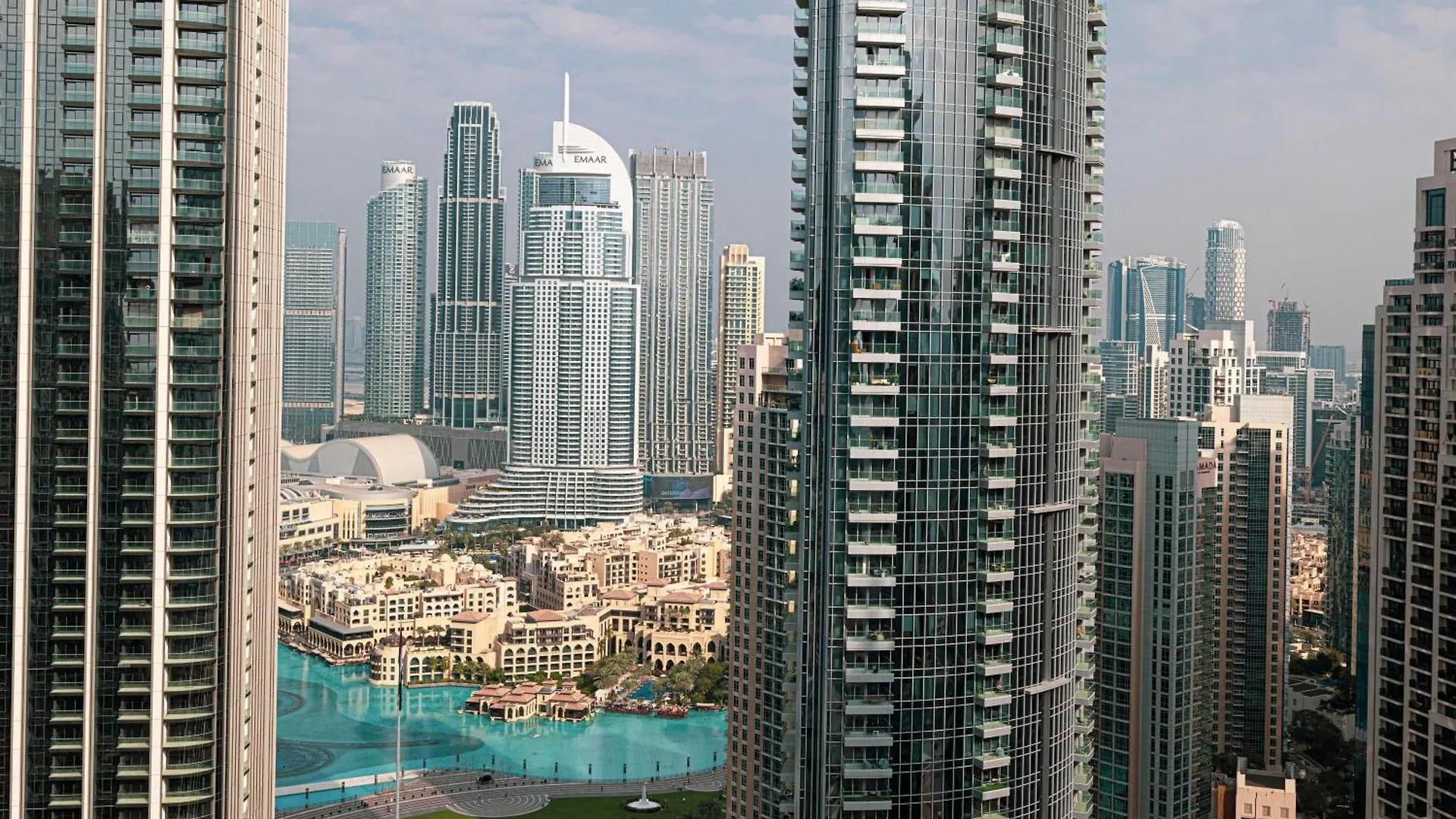 Magnificent - Luxurious 3 Bedroom With The Burj Khalifa View Dubai Apartment